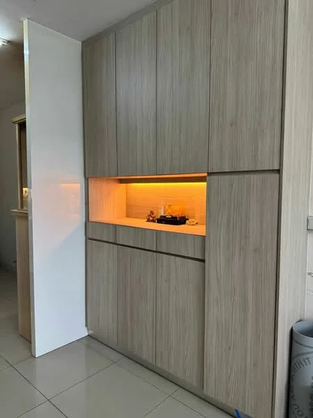 Room features: wood cabinetry with light wood finish, built-in shelving with backlighting, white tiled backsplash, glossy white wall, floor tiles in light color, recessed lighting, minimalist design; style: modern.