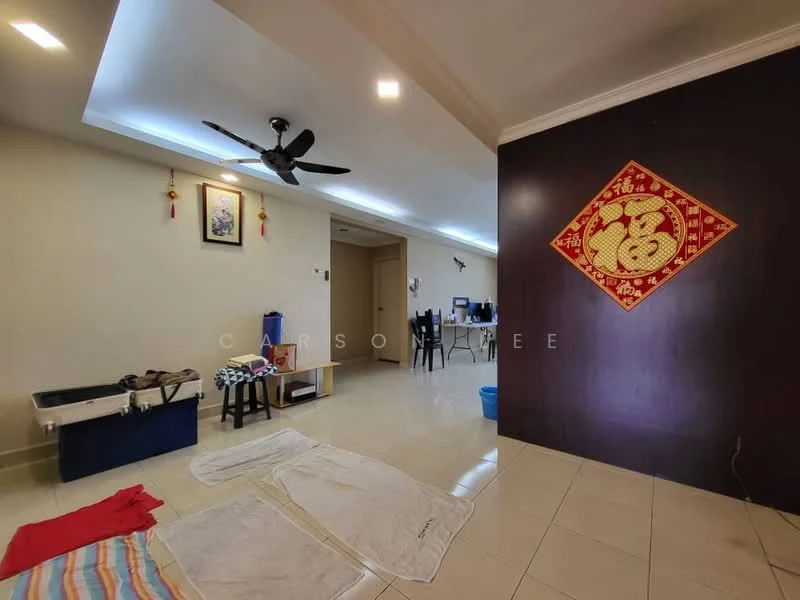 Living features: cream painted walls, white ceiling with recessed lighting, 5-blade ceiling fan, ceramic tile flooring, decorative wall art, dining table with chairs, sofa, laundry items on the floor; style: modern.