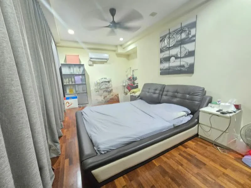 Bedroom features: king-size bed with grey bedding, upholstered headboard, wooden flooring, 5-blade ceiling fan, wall-mounted air conditioning unit, grey curtains, nightstand with lamp, built-in wardrobe, decorative wall art, area rug; style: modern.