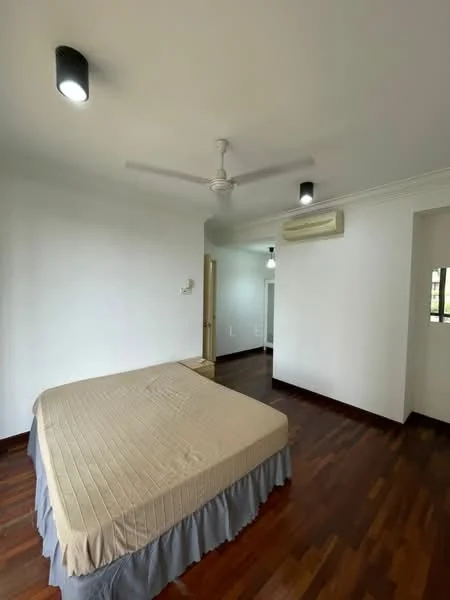 Bedroom features: queen-size bed, wooden flooring, white painted walls, ceiling fan, 2 wall-mounted lights, air conditioning unit, window with view, bed skirt; style: modern.