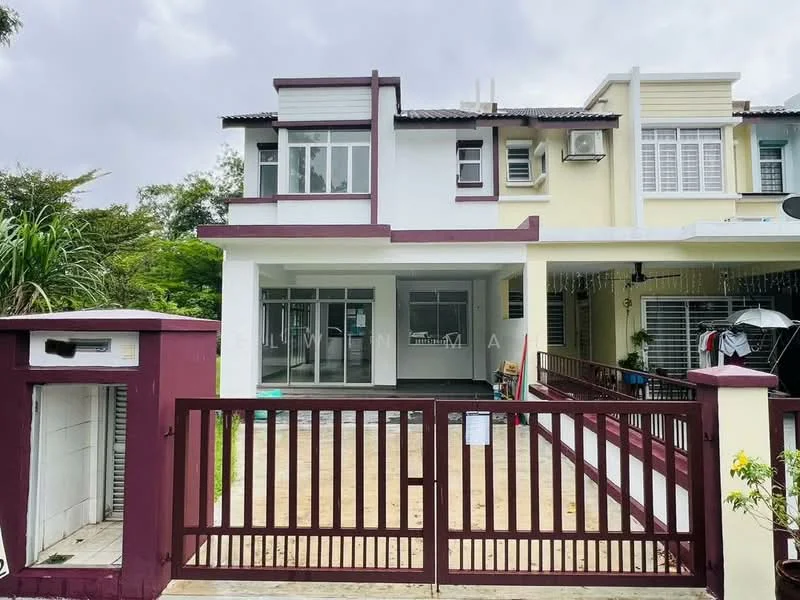 Exterior type: linked terrace house; features: two-storey building, white painted facade, maroon accents, glass sliding doors, front porch area, manicured lawn, gated entrance, air conditioning unit visible, outdoor seating area, paved walkway, surrounded by greenery; style: modern.