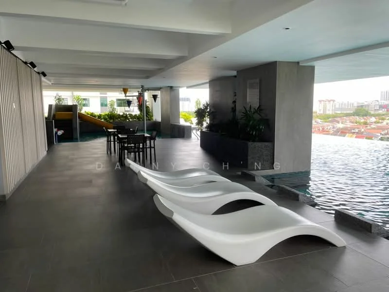 Exterior type: swimming pool deck; features: infinity pool, pool deck with loungers, outdoor dining area with table and chairs, landscaped planters, sliding glass doors, city skyline view, tiled flooring, covered area; style: modern.