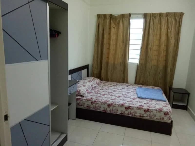 Bedroom features: queen-size bed with floral bedding, wooden bed frame, two bedside tables, built-in wardrobe with sliding doors, cream painted walls, tiled flooring, curtains in beige, window with horizontal slats; style: modern.