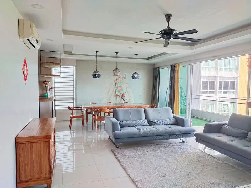 Living features: grey fabric 3-seater sofa, light grey fabric 2-seater sofa, area rug, ceiling fan with light, recessed downlights, wall-mounted air conditioning unit, dining table with wooden chairs, glass sliding door, curtains, exposed concrete wall, white painted ceiling, white tiled flooring; style: modern; view: garden.