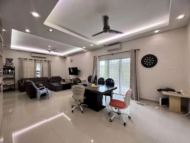 Living features: sofa in dark brown leather, 3-seater fabric sofa in beige, coffee table, wall-mounted TV, ceiling fan with integrated LED light, recessed downlights, white painted walls, tile flooring, sliding glass door, curtains, decorative wall clock, dining table with black surface, 6 dining chairs in black and white; style: modern; view: garden.