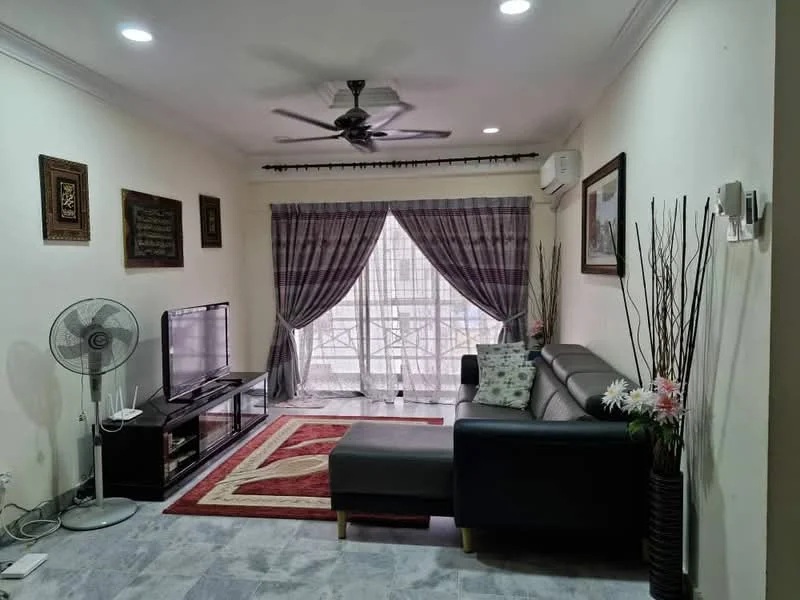 Living features: 3-seater black leather sofa, ottoman, coffee table, wall-mounted TV, TV console, area rug with geometric pattern, 5-blade ceiling fan with light, curtains with plaid pattern, decorative wall art, floor lamp, potted plants, grey tile flooring, air conditioning unit; style: modern.
