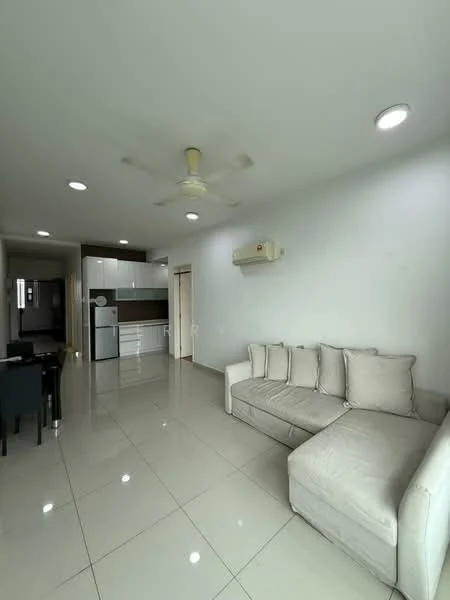 Living features: 3-seater fabric sofa in light beige, ceiling fan, recessed LED downlights, white painted walls, glossy ceramic tile flooring, wall-mounted air conditioning unit, open layout to kitchen, area rug; style: modern. Kitchen features: white cabinetry, stainless-steel fridge, built-in oven, ceramic tile backsplash, countertop with breakfast bar, 4-burner gas hob, double-bowl stainless-steel sink, chrome pull-down faucet; style: modern.