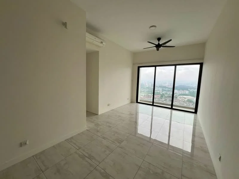 Living features: large floor-to-ceiling windows, city view, white painted walls, polished ceramic tile flooring, 5-blade ceiling fan, air conditioning unit, neutral color palette, open layout; style: modern; view: city.