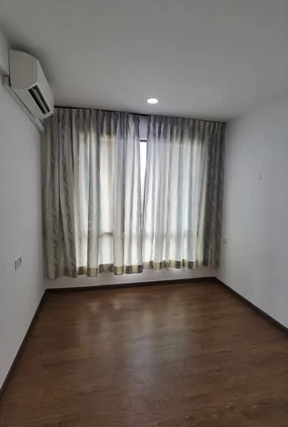 Room features: wooden flooring, white painted walls, floor-to-ceiling windows, sheer curtains, 1 wall-mounted split AC, recessed downlights; style: modern.