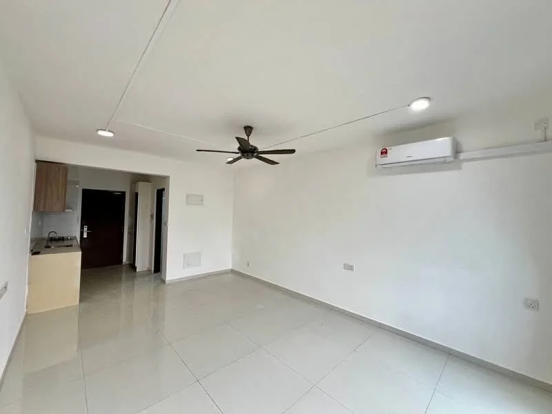 Living features: white painted walls, polished ceramic tile flooring, 5-blade ceiling fan with light, wall-mounted split AC, recessed downlights, open layout, doorway leading to kitchen, neutral color scheme; style: modern.