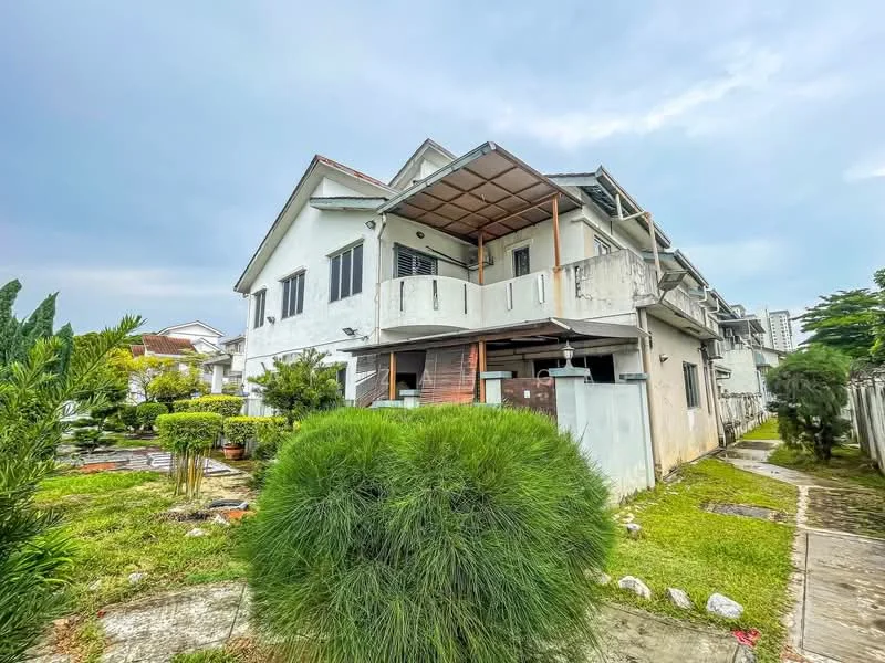 Exterior type: semi-detached house; features: white painted facade, flat roof, two-storey, manicured lawn, mature trees, stone-paved walkway, balcony with railing, garden area, surrounded by greenery; style: modern.