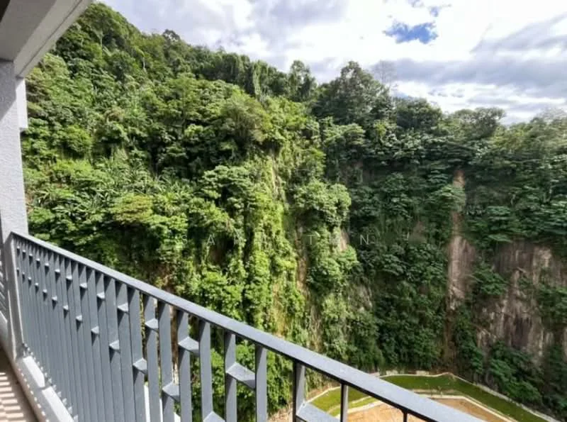 Room view: garden.