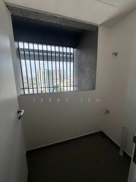 Room features: window with security bars, grey walls, dark flooring, concrete ceiling, visible plumbing fixtures; view: city.