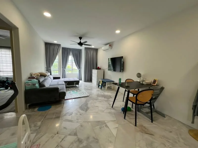 Living features: grey fabric L-shape sectional sofa, marble tile flooring, 5-blade ceiling fan with light, wall-mounted TV, white painted walls, curtains in grey, coffee table, decorative area rug, side table, window with view to outside; style: modern; view: garden.