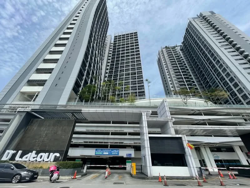 Exterior type: high-rise condominium; features: glass curtain wall, white painted facade, multiple high-rise towers, covered parking area, landscaped entrance, signage at entrance, security access point, surrounded by mature greenery; style: modern.
