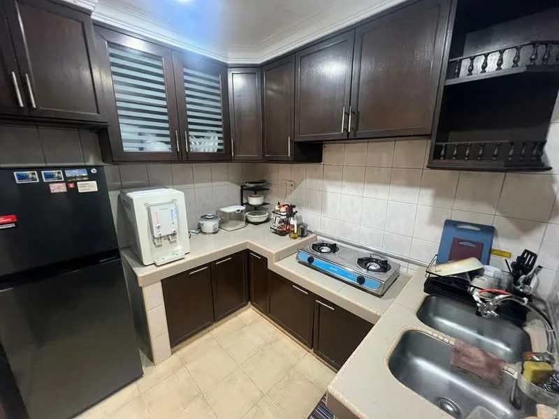 Kitchen features: dark wood cabinetry, granite countertop, double-bowl stainless-steel sink, chrome pull-down faucet, 2-burner gas hob, black refrigerator, white microwave, tile backsplash, cream tiled flooring, window with horizontal slats, kitchen utensils on countertop, open shelving; style: modern.