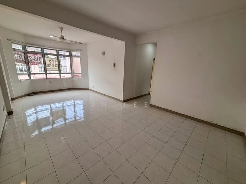 Living features: white painted walls, glossy ceramic tile flooring, ceiling fan, large windows with multiple panes, natural light from windows, neutral color scheme, corner wall with no visible features, no visible furniture; style: minimalist.