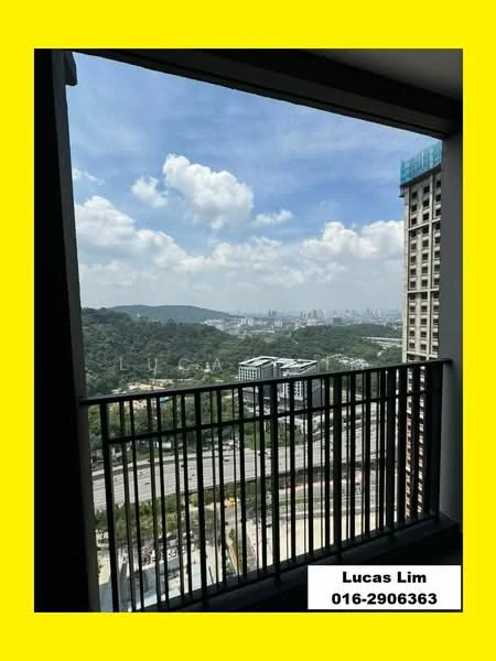 Room view: city.