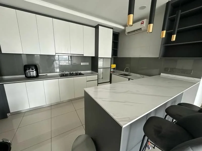 Kitchen features: white cabinetry with flat-panel doors, grey backsplash, marble countertop, stainless-steel sink, chrome pull-down faucet, 4-burner gas hob, built-in oven, stainless-steel microwave, pendant lights, bar seating with high stools, wall-mounted split AC, ceramic tile flooring, open shelving; style: modern.