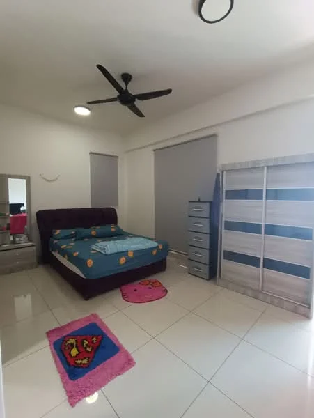 Bedroom features: queen-size bed with upholstered headboard, blue bedding with orange pattern, 2 bedside tables, full-length mirror, 5-drawer chest of drawers, ceiling fan, white walls, tile flooring, pink area rug with design, roller blinds on windows, light fixture on ceiling; style: modern.