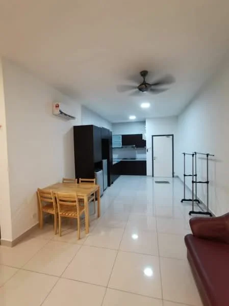Living features: white painted walls, glossy ceramic tile flooring, 5-blade ceiling fan with light, wall-mounted split AC, brown leather sofa, wooden dining table with 4 chairs, open kitchen layout, built-in cabinetry, door leading to hallway; style: modern.
