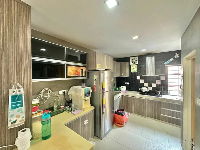 Kitchen features: laminate cabinetry in wood finish, black tiled backsplash, stainless-steel fridge, built-in oven, 4-burner gas hob, stainless-steel range hood, single-bowl stainless-steel sink, countertop with beige surface, under-cabinet lighting, wall-mounted cabinets, floor tiles in light grey, window with grid pattern, decorative wall art, plastic storage containers, kitchen utensils on countertop; style: modern.