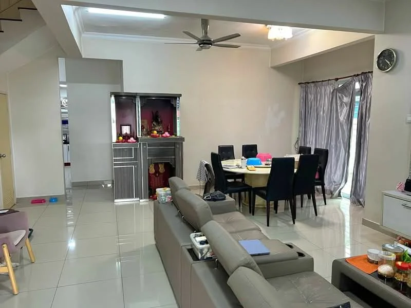 Living features: grey leather sofa, 4-seater dining table, black upholstered dining chairs, ceiling fan, recessed downlights, large window with sheer curtains, glossy tile flooring, decorative wall clock, sideboard with decorative items, wall-mounted TV, area rug; style: modern.