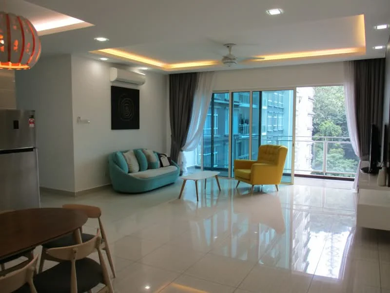 Living features: light grey walls, white ceiling with recessed lighting, 5-blade ceiling fan, floor-to-ceiling windows, sliding glass door, grey curtains, light blue fabric sofa, yellow accent chair, white TV console, flat-screen TV, dining table with wooden chairs, glossy tile flooring; style: modern; view: garden.