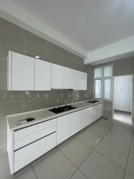 Kitchen features: white cabinetry with flat-panel doors, grey tiled backsplash, white countertop, built-in gas hob, stainless-steel sink, single-bowl sink, large window for natural light, grey floor tiles, recessed ceiling lights, open layout, wall-mounted cabinets, drawer storage; style: modern.