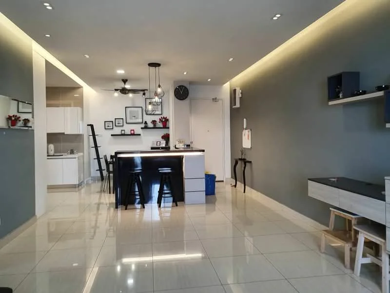Living features: white painted walls, grey accent wall, recessed downlights, 5-blade ceiling fan with light, marble tile flooring, open shelving, wall-mounted TV, black TV console, dining table with black stools, kitchen area with white cabinetry, clock on wall, decorative wall art; style: modern.