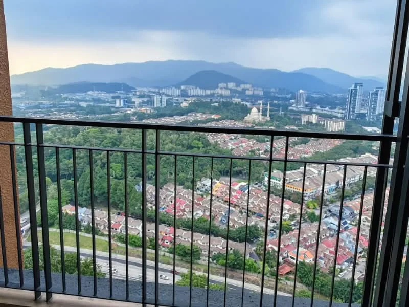 Room view: mountain.