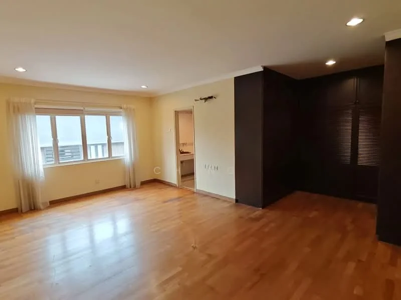 Living features: wooden flooring, cream painted walls, recessed downlights, large window with sheer curtains, dark accent wall, built-in cabinetry, open layout, natural light; style: modern.
