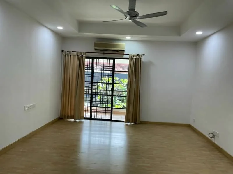 Living features: white painted walls, wooden flooring, 5-blade ceiling fan with light, sliding glass door, sheer curtains, air conditioning unit, recessed downlights; style: modern; view: garden.