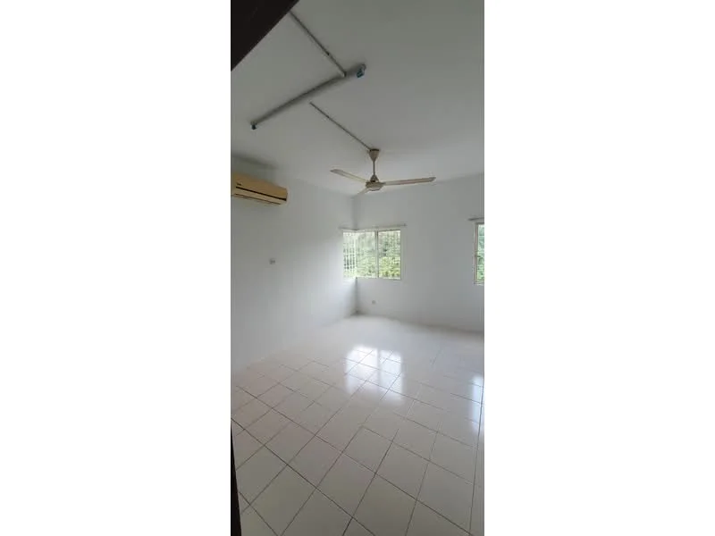 Room features: white painted walls, tile flooring, ceiling fan, 1 wall-mounted split AC, 2 windows with grid pattern, natural light from windows; view: garden.