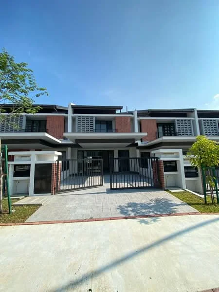 Exterior type: linked terrace house; features: brick facade, white painted facade, horizontal louvre screens, recessed balconies, manicured lawn, paved walkway, gated entry, two-storey structure, modern architectural style; style: modern.