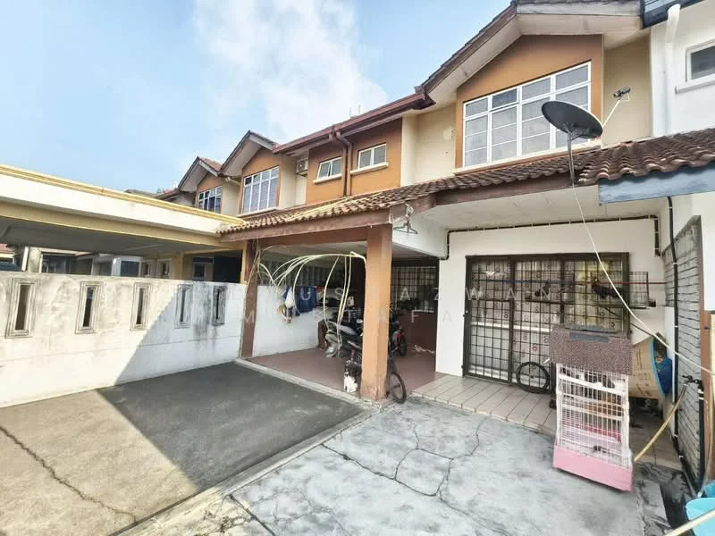 Exterior type: linked terrace house; features: two-storey building, red tiled roof, cream and orange painted facade, front porch with car parking space, concrete driveway, front garden area, windows with grilles, satellite dish on roof, exposed brick wall, fenced front yard; style: modern.