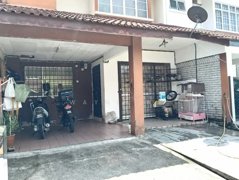 Exterior type: linked terrace house; features: covered car porch, brick wall, tiled flooring, metal gate, outdoor storage area, bicycle parking, satellite dish, manicured lawn, paved walkway; style: modern.