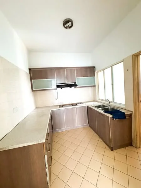 Kitchen features: L-shaped kitchen layout, light brown wooden cabinetry, grey countertop, stainless-steel sink, chrome pull-down faucet, built-in range hood, tile backsplash, large windows for natural light, cream-colored walls, ceramic tile flooring, recessed ceiling light; style: modern.