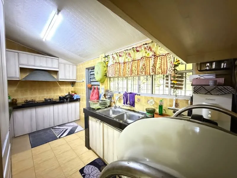 Kitchen features: double-bowl stainless-steel sink, chrome pull-down faucet, laminate countertop, white shaker cabinets, built-in gas hob, exhaust hood, ceramic tile backsplash, tile flooring, window with sheer curtains, recessed ceiling lights, area rug with geometric pattern; style: modern.