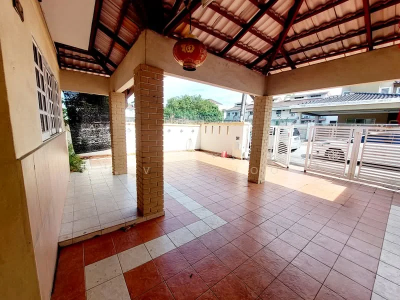 Exterior type: linked terrace house; features: covered porch area, red and cream tiled flooring, brick columns, gabled roof, open layout, surrounded by walls, visible garden area, driveway access, outdoor lighting, decorative lantern; style: modern.