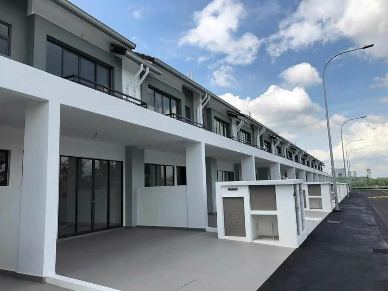 Exterior type: linked terrace house; features: white painted facade, flat roof, two-storey, large windows, covered car porch, manicured walkway, street lighting, concrete driveway, surrounded by greenery; style: modern.