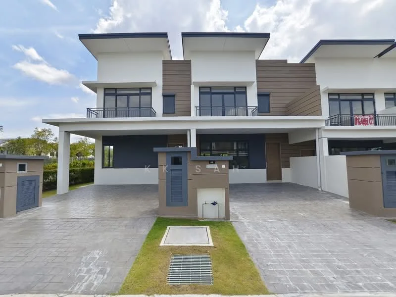Exterior type: linked terrace house; features: two-storey building, grey painted facade, wood panel accents, large windows, balconies on upper floor, concrete driveway, manicured lawn, paved walkway, modern architectural design; style: modern.