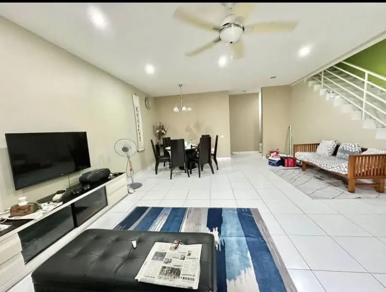 Living features: white painted walls, white tiled flooring, 5-blade ceiling fan with light, wall-mounted TV, black leather ottoman, coffee table, area rug with blue and white pattern, sofa with wooden frame, dining table with chairs, decorative wall clock, floor fan; style: modern.
