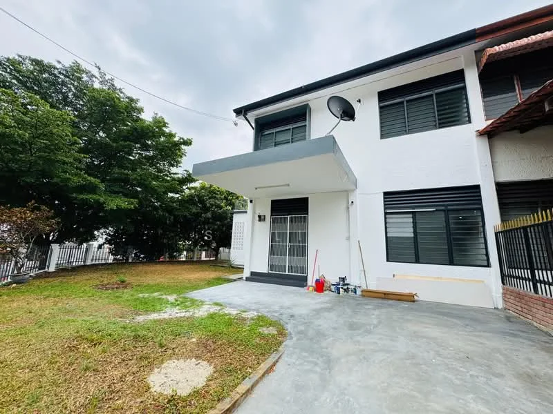 Exterior type: semi-detached house; features: white painted facade, flat roof, large windows with black frames, patio area, manicured lawn, surrounded by trees, satellite dish mounted on wall, concrete flooring, fenced perimeter, outdoor storage area; style: modern.
