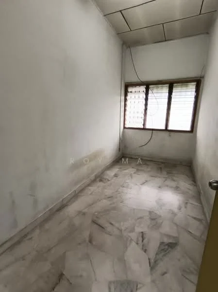 Room features: white painted walls, marble flooring, ceiling with tiles, two windows with blinds, visible electrical wiring.