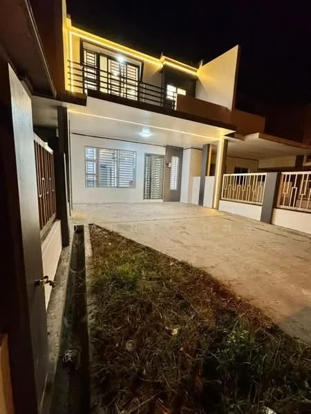 Exterior type: linked terrace house; features: two-storey building, white painted facade, balcony with railing, outdoor lighting, concrete driveway, landscaped area with grass, large windows, modern architectural design; style: modern.