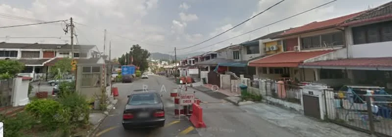 Exterior type: linked terrace house; features: two-storey linked terrace houses, red tiled roofs, white painted facades, front yards with low fences, paved road, street lighting, visible utility poles, surrounding greenery, construction barriers, parking spaces along the street; style: modern.