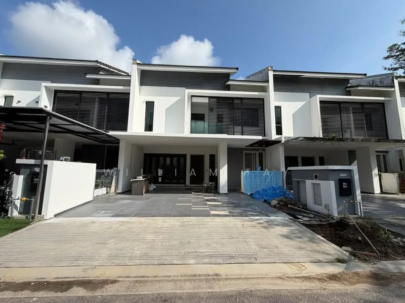 Exterior type: linked terrace house; features: white painted facade, horizontal louvre screens, flat roof, approximately 2-storey, paved driveway, manicured lawn, covered car porch, visible air conditioning unit, modern architectural design; style: modern.