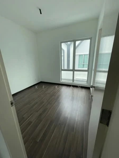 Room features: white painted walls, laminate flooring, large windows, natural light, ceiling light fixture, neutral color scheme, corner window, baseboards; style: modern.