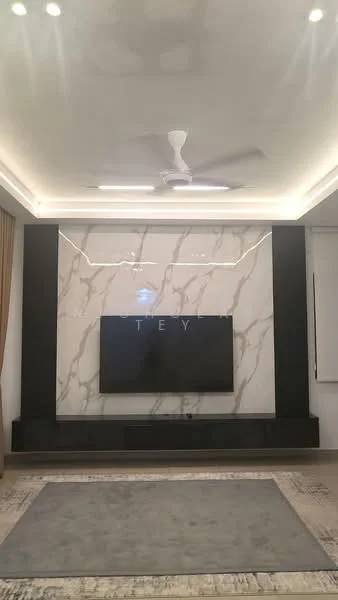 Living features: marble feature wall, wall-mounted TV, black media console, recessed lighting, 5-blade ceiling fan with light, decorative ceiling with LED strip lighting, area rug with geometric pattern, curtains, light-colored wall paint, neutral-toned flooring; style: modern.